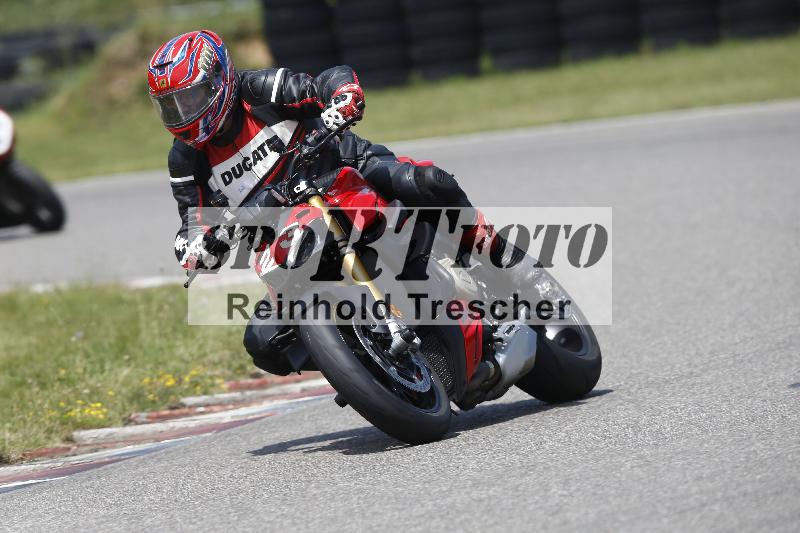 /27 12.06.2025 Ducati Schweiz Trackday Warmup  ADR/blau-bleu/23